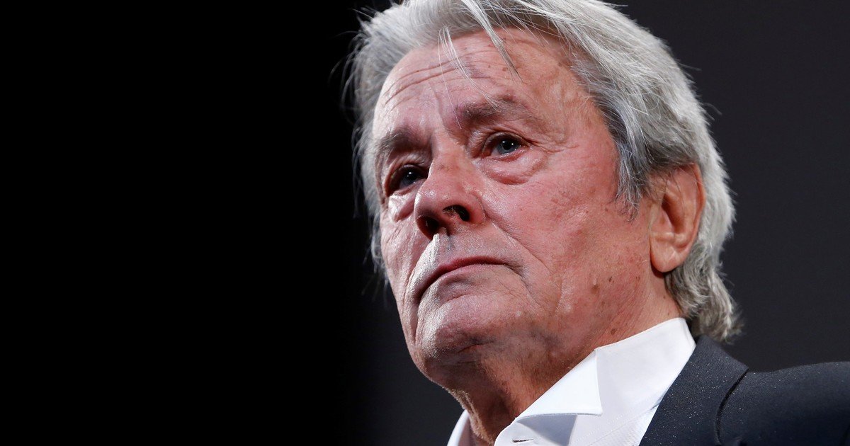 el-testamento-secreto-de-alain-delon:-le-dejo-su-legado-artistico-a-una-sola-persona-y-provoco-una-guerra-entre-sus-hijos