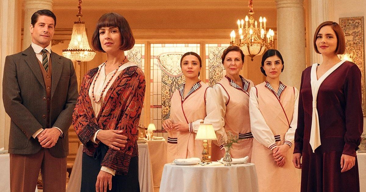 la-favorita-1922,-la-serie-espanola-que-hipnotiza-por-su-recreacion-de-epoca:-por-que-ver-esta-‘prima’-de-las-chicas-del-cable