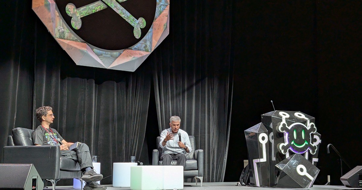 def-con-33-abrio-con-un-llamado-a-democratizar-internet-y-defender-el-codigo-abierto