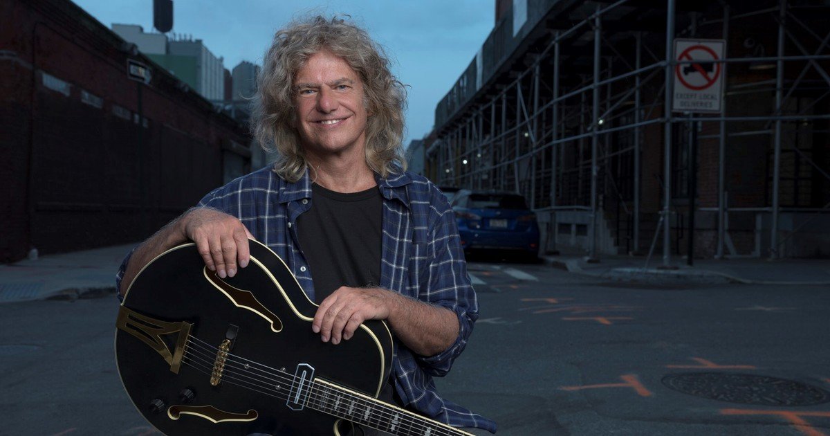 pat-metheny:-el-sonido-de-una-guitarra-acustica-con-cuerdas-argentinas-lo-impulso-a-grabar-y-salir-de-gira-a-los-71-anos