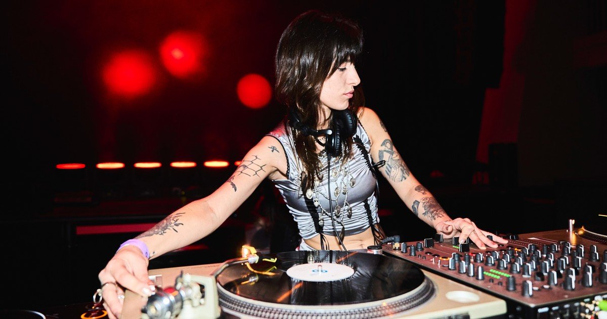 quien-es-sol-ortega,-la-dj-de-monte-grande-que-sera-la-unica-mujer-argentina-en-el-line-up-internacional-de-creamfields