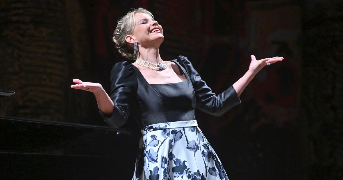 elina-garanca-volvio-con-gloria-al-colon:-canto-en-seis-idiomas-diferentes-y-con-pluralidad-de-estilos