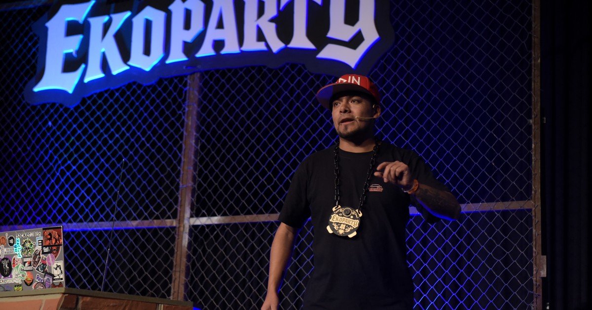 ekoparty-2025:-descubren-una-falla-en-alarmas-genericas-de-autos-que-permite-abrir-miles-de-vehiculos