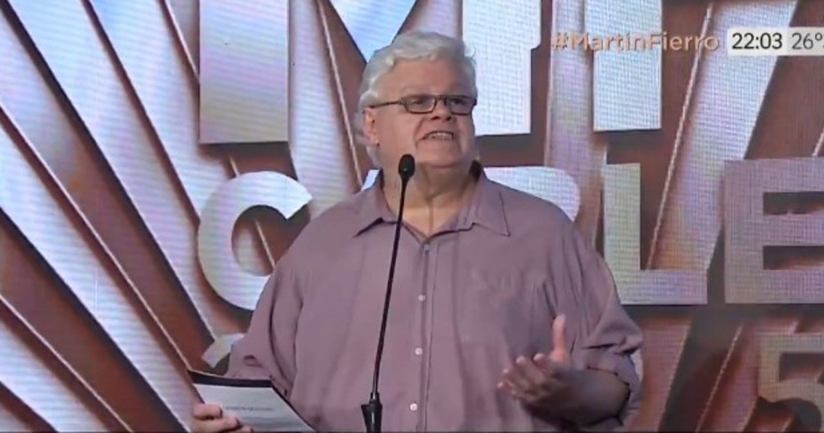 martin-fierro-de-cable:-el-divertido-homenaje-a-los-momentos-mas-virales-de-la-tv,-con-claudio-orellano-en-el-escenario
