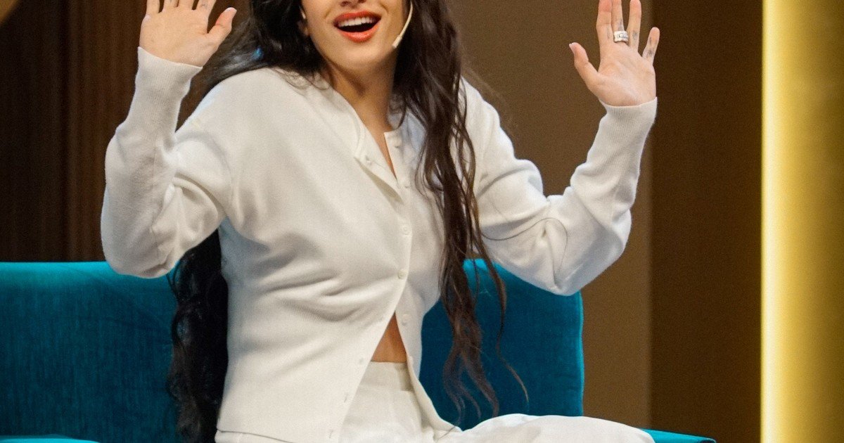 rosalia-en-argentina:-todos-los-detalles-de-un-viaje-relampago-y-la-nota-con-mario-pergolini