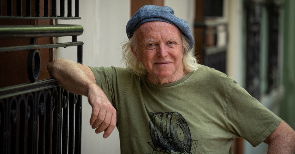 miguel-cantilo,-a-los-76:-el-rock-para-pedir-ayuda-o-denunciar-y-el-trabajo-codo-a-codo-con-sus-hijos