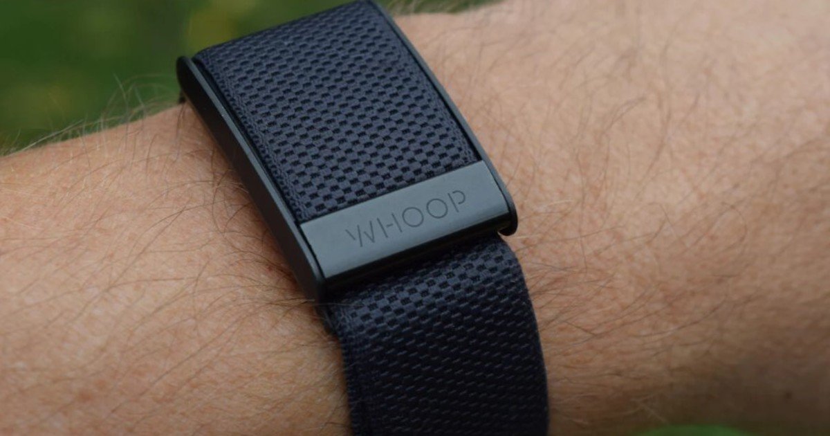 whoop,-la-pulsera-sin-pantalla-que-fue-prohibida-en-el-abierto-de-australia:-para-que-sirve-y-cuanto-cuesta