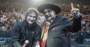 «alcahuete-no-soy»:-la-respuesta-del-chaqueno-palavecino-a-las-cantantes-del-papelon-en-el-festival-de-cosquin