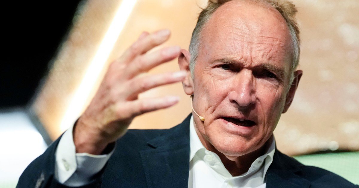 «algoritmos-adictivos»:-el-padre-de-la-web-pidio-prohibir-las-redes-sociales-a-menores-de-16-y-apunto-contra-tiktok