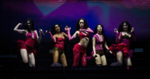 lollapalooza-2026:-katseye-toco-por-primera-vez-sin-manon-y-fueron-ovacionadas-por-sus-fans