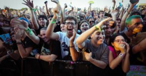 lollapalooza-argentina-2026,-en-vivo:-como-sera-la-jornada-del-sabado,-con-chappell-roan,-paulo-londra-y-la-sole