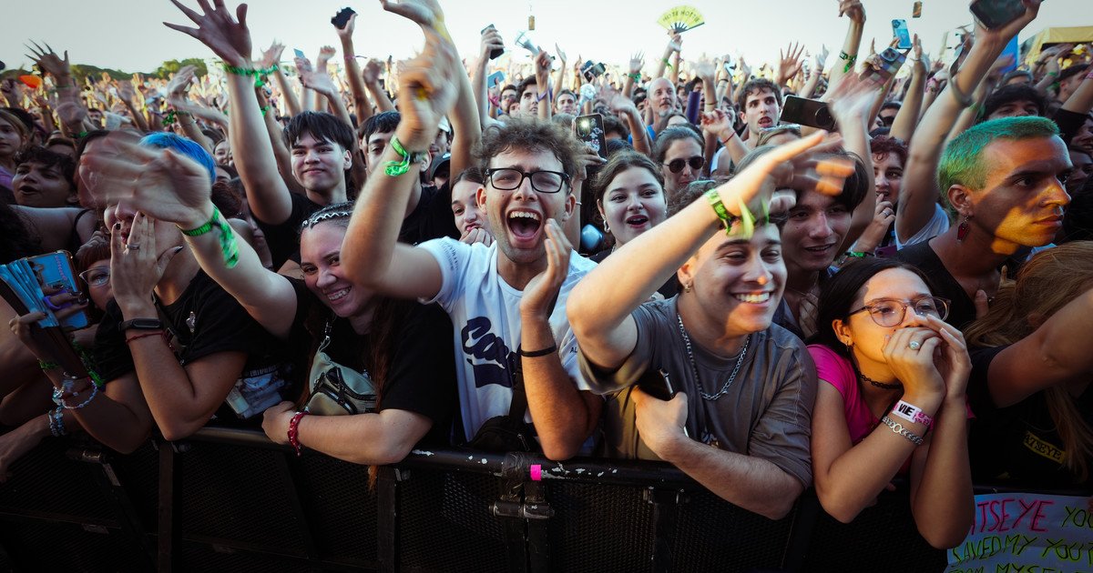 lollapalooza-argentina-2026,-en-vivo:-como-sera-la-jornada-del-sabado,-con-chappell-roan,-paulo-londra-y-la-sole