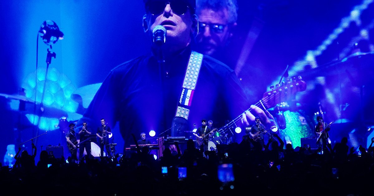 andres-calamaro-en-el-movistar-arena:-la-vida-y-el-canto-en-un-repertorio-excepcional