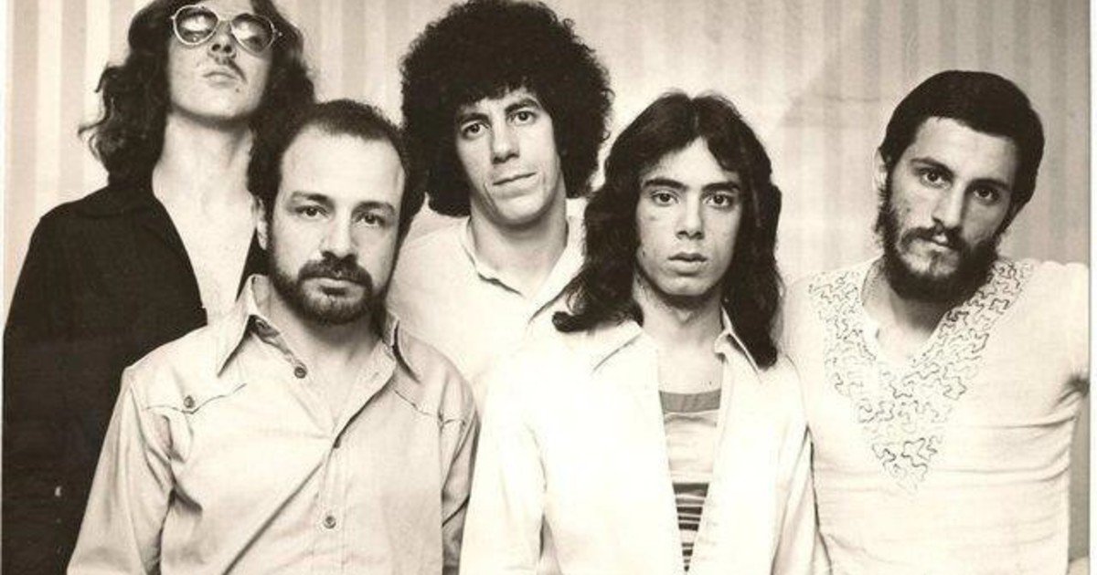 cuando-charly-garcia-dejo-la-adolescencia-de-sui-generis-y-se-puso-progresivo-con-la-maquina-de-hacer-pajaros