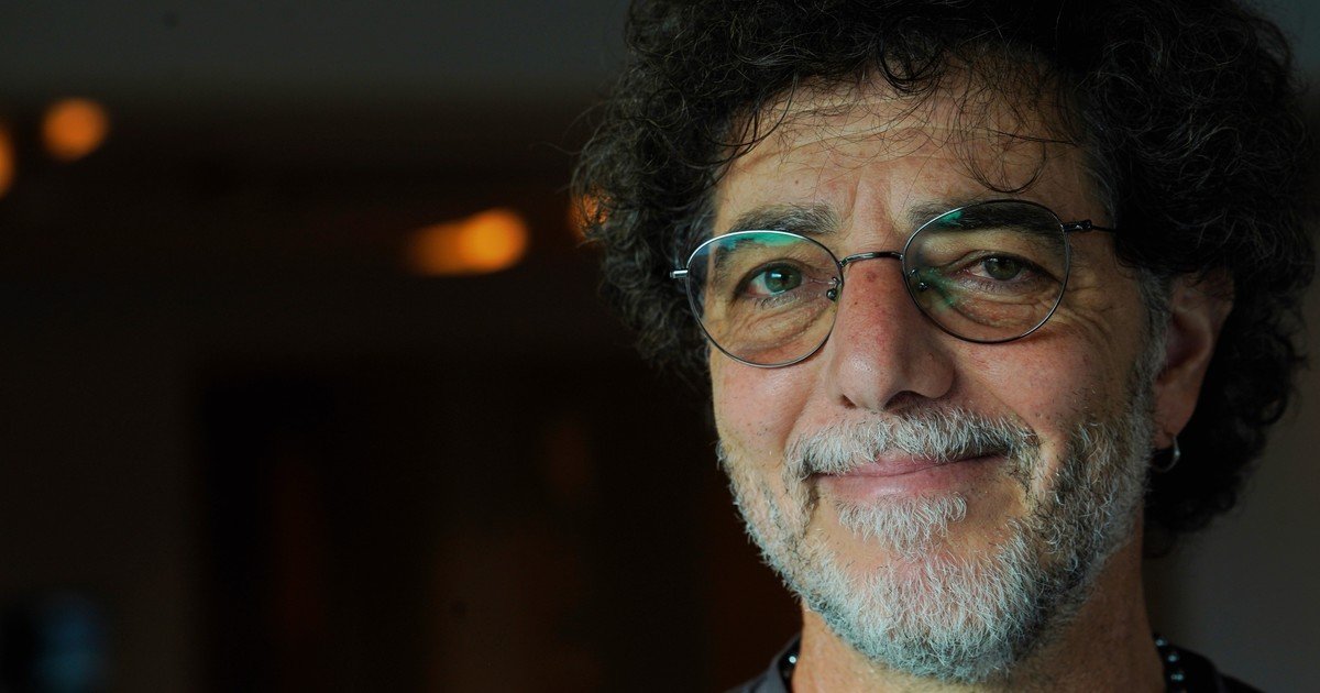 max-gazze,-el-cantautor-italiano-que-debuta-en-la-argentina-y-critica-a-la-inteligencia-artificial:-«la-gente-necesita-escuchar-musica-autentica»