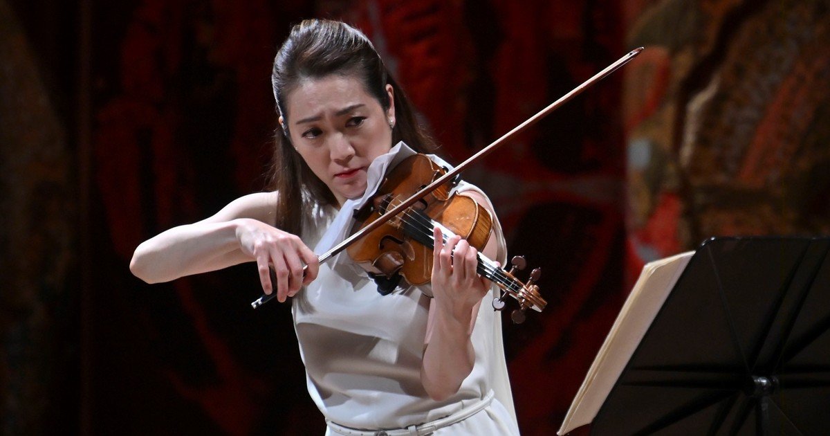 akiko-suwanai-brillo-en-el-teatro-colon-con-un-recital-de-virtuosismo-y-sensibilidad