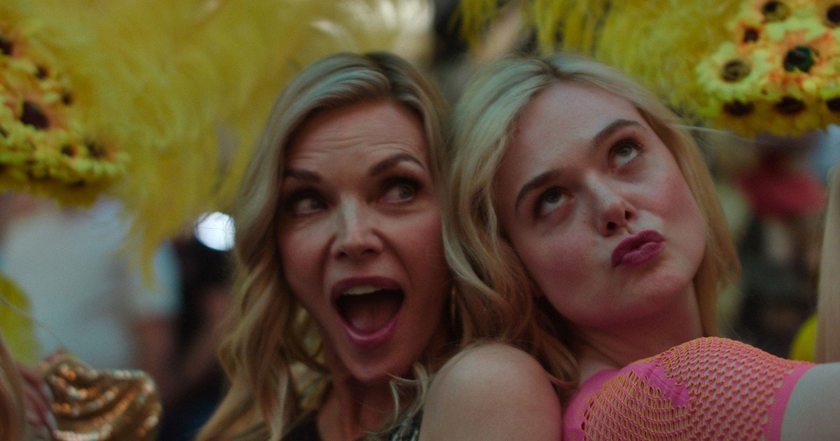 «margo-tiene-problemas-de-dinero»:-un-manual-de-supervivencia-kitsch-en-la-era-digital,-con-michelle-pfeiffer-y-nicole-kidman