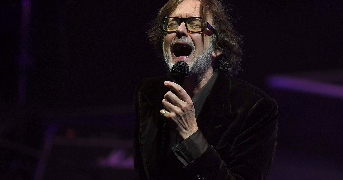 jarvis-cocker,-lider-de-pulp:-«la-fama-es-como-la-pornografia:-toma-algo-increible-y-lo-degrada»;-hoy-toca-en-buenos-aires-y-su-libro-cuenta-todo-lo-que-nunca-dijo