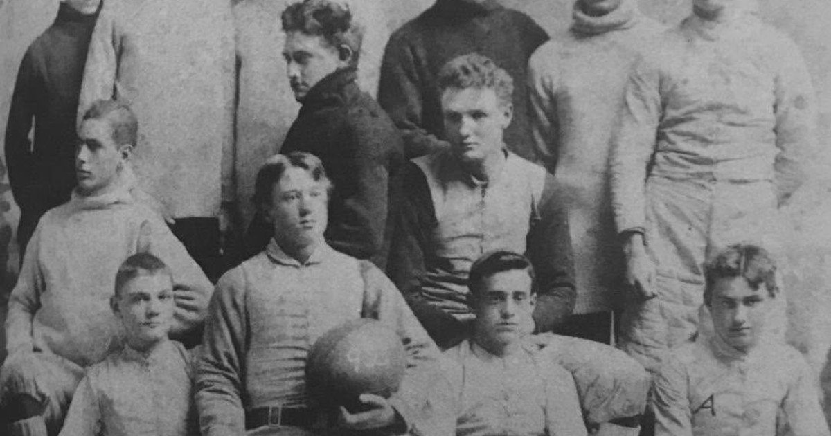mundial-2026,-los-compositores-y-su-relacion-con-el-deporte:-charles-ives-y-la-experiencia-de-llevar-una-final-de-futbol-americano-a-una-partitura