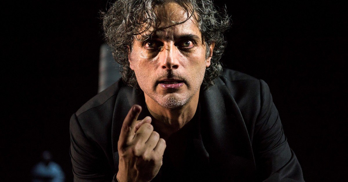 el-teatro-argentino-hace-historia-en-barcelona:-joaquin-furriel-lleva-«la-verdadera-historia-de-ricardo-iii»-por-primera-vez-al-festival-grec