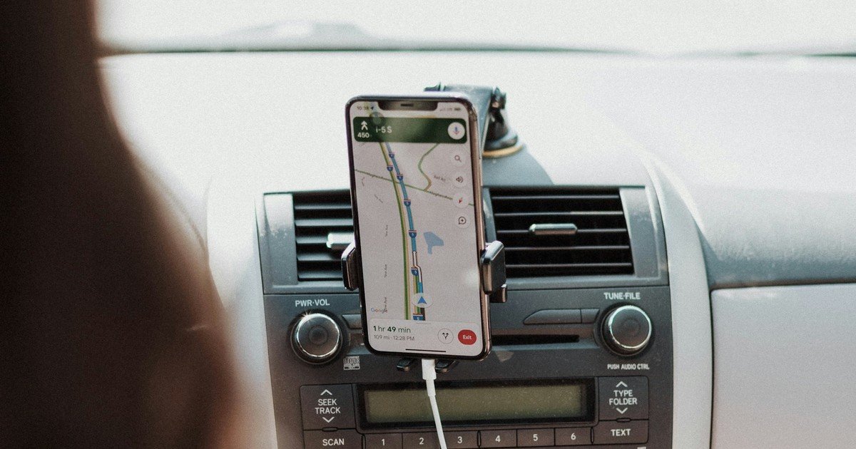 por-que-no-recomiendan-cargar-el-celular-en-el-auto-y-que-problemas-puede-generar