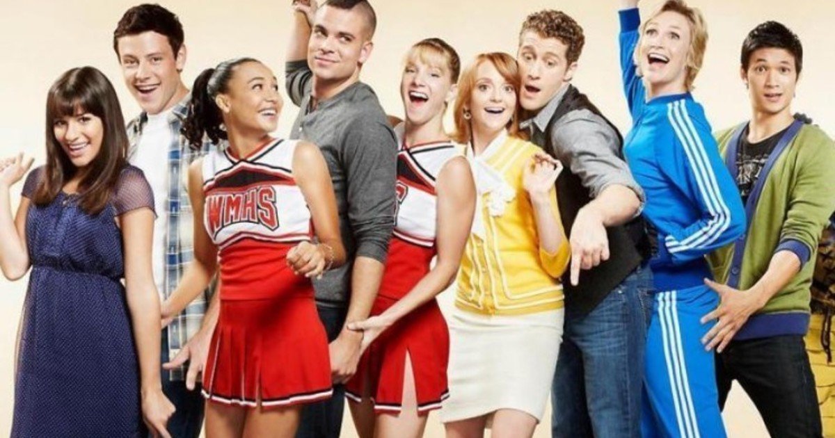 ryan-murphy-aseguro-que-esta-considerando-volver-con-glee,-la-serie-que-muchos-dicen-que-esta-maldita