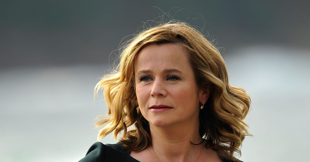 emily-watson-conto-que-una-secta-intento-impedirle-protagonizar-la-pelicula-que-le-cambio-la-vida