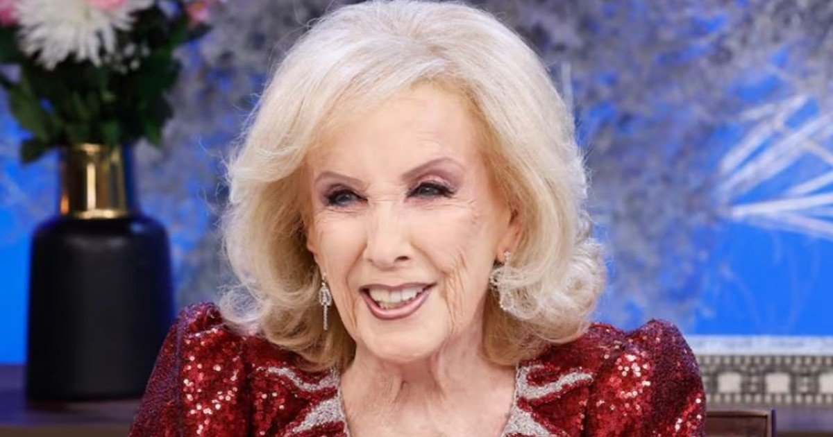 mirtha-legrand-recibio-el-alta-y-continuara-su-recuperacion-en-su-casa