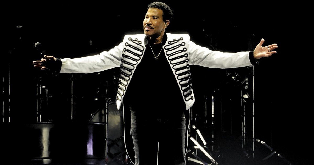 lionel-richie-fue-operado-del-corazon-por-una-fibrilacion-auricular:-que-dijo-su-representante