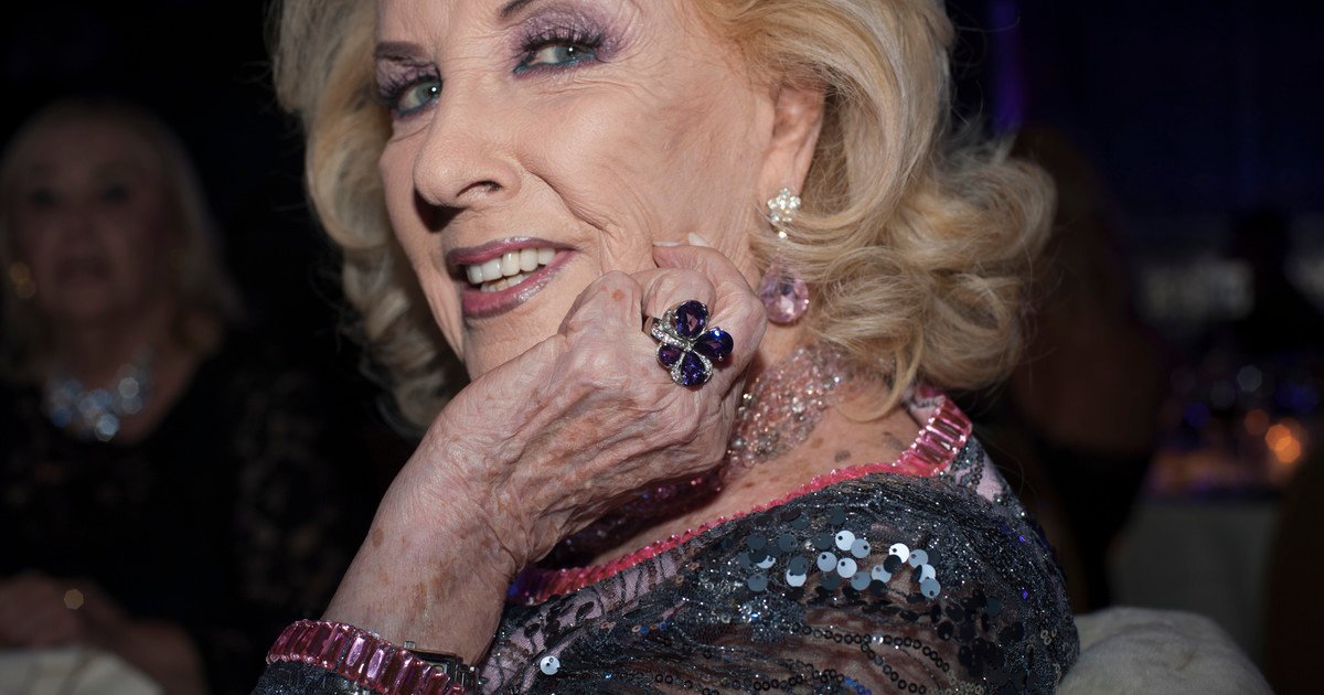 mirtha-legrand:-el-nuevo-parte-medico-indica-que-«continua-progresando-en-su-rehabilitacion-kinesiologica»-y-seguira-internada-al-menos-hasta-el-miercoles