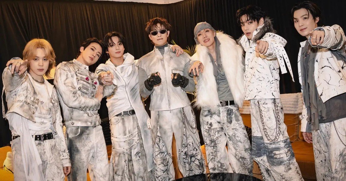 bts-en-argentina:-v-canto-“muchachos”,-hablo-de-tomar-mate-y-sorprendio-con-sus-guinos-bien-argentinos