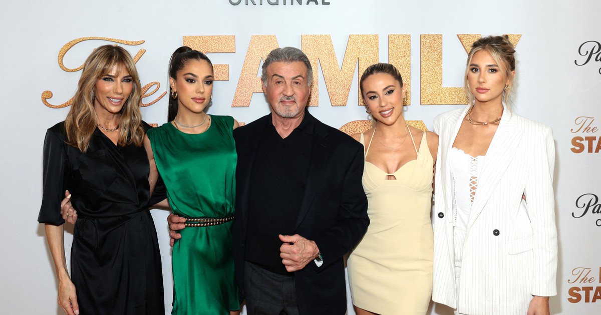 sylvester-stallone-defendio-la-contratacion-de-su-hija-en-su-serie-y-sorprendio-con-una-confesion:-«por-supuesto-que-es-nepotismo»