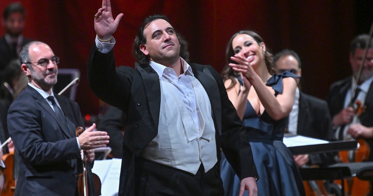 como-fue-el-debut-del-joven-tenor-freddie-de-tomaso-en-teatro-colon,-en-una-noche-en-la-que-la-soprano-nadine-sierra-se-metio-al-publico-en-el-bolsillo